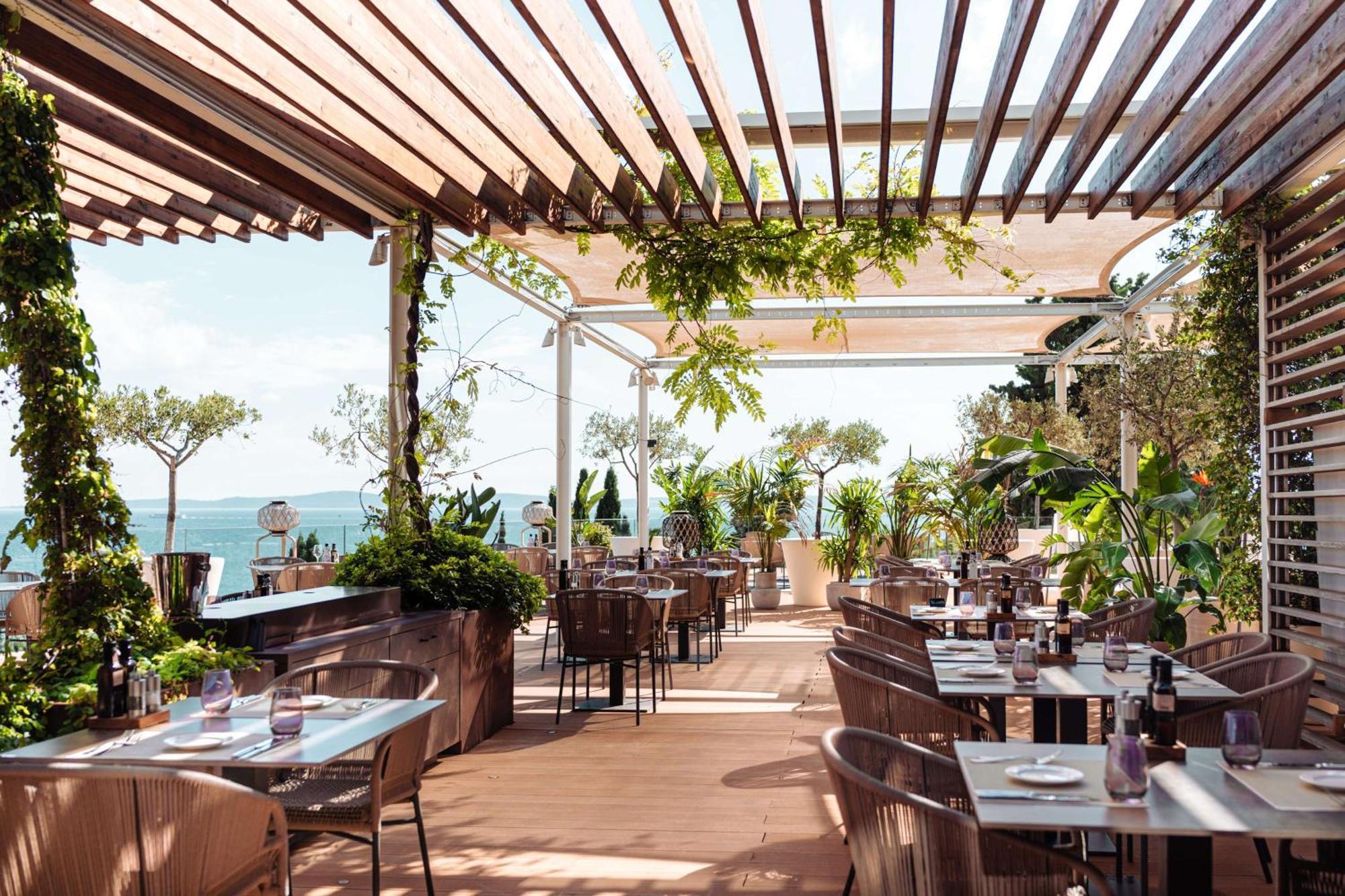 Radisson Blu Resort & Spa Split Exterior foto The restaurant